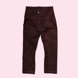 Lululemon 8 Wunder Under Crop Hi-Rise Leggings Zig Zag Shifted Maroon Leggings